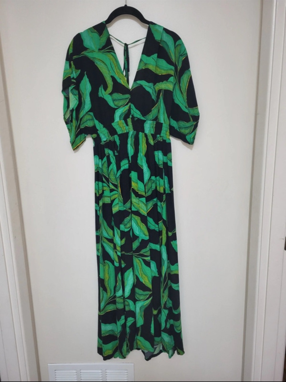 LIKE NEW! Forever 21 Black Maxi Dress with Green Leaf Print
